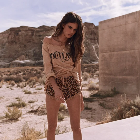 Outlaw Sloppy Joe Sweater Honey S Spell Designs Pullover Tee - Picture 6 of 16